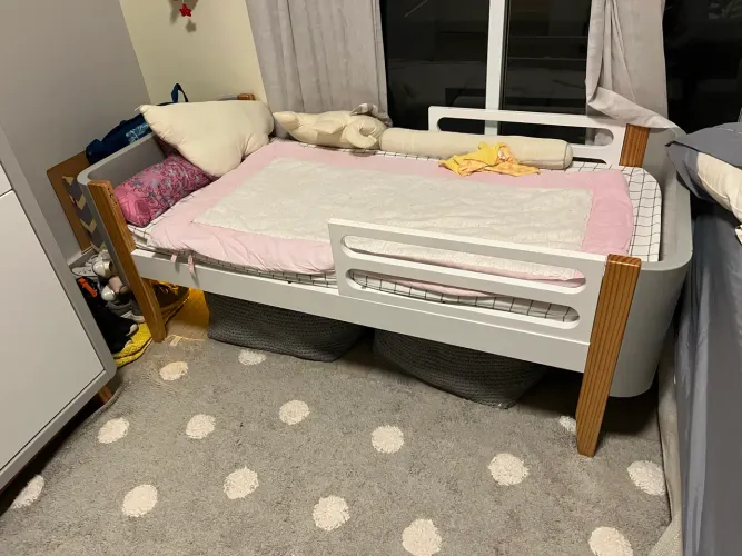 Conjunto de berço evolutivo mais mini cama extra, com todos colchões.  
