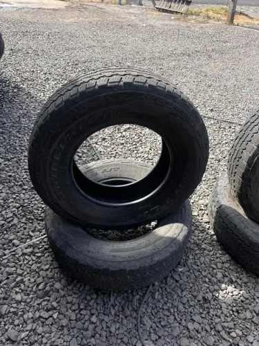 4 Pneus Bridgestone 255/70 R17