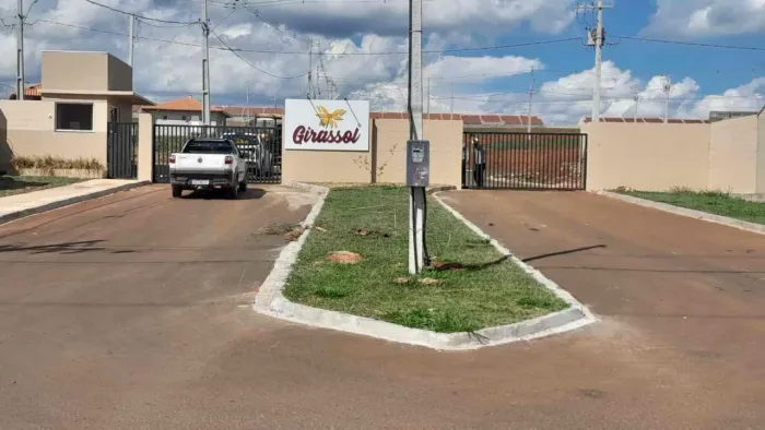 Terreno à venda no condomínio Girassol