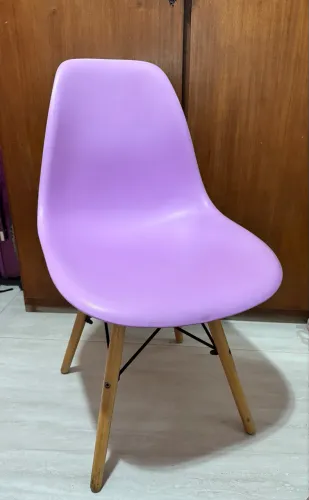 Cadeira eames eiffel lilás 
