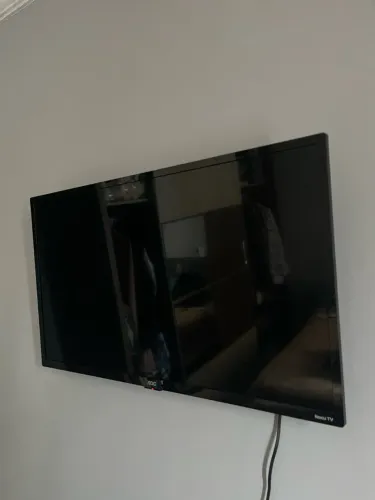 TV AOC Roku 32? Smart TV com defeito - para conserto/peças