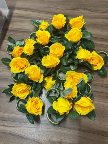 56 Suporte guardanapo mesa rosas (brancas, amarelas e vermelhas) 5,00 cada.