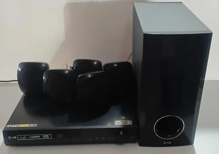 Home Theater LG 5.1 DH4130S