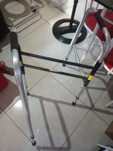 Andador para idoso - Novo R$ 100,,00