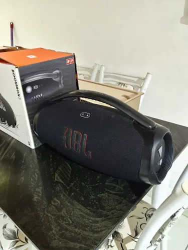 Caixa de som JBL parcelo no cartão tbm até em 5 vezes interessados chamar no *87