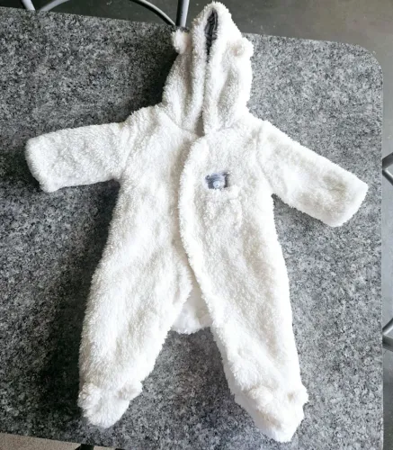 Vendo macacão de bebê novo
