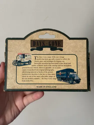 Miniatura days gone Lleado 1939 Ford canvas Back truck