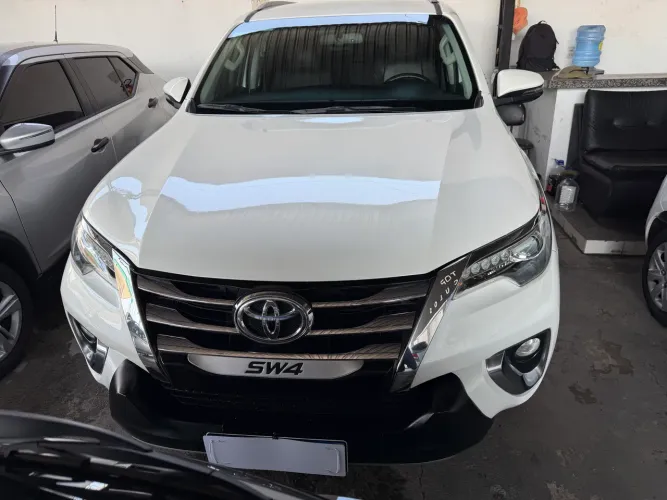 Toyota Hilux SW4 SRX 4X4 2.8 TDI 16V Dies. Aut. 2017