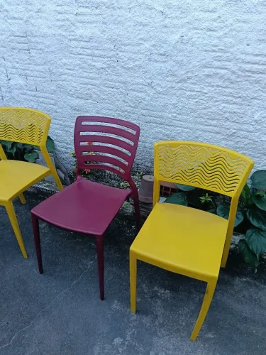 3 Cadeiras De Plástico Cozinha.