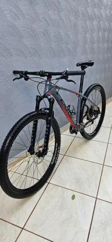 Bicicleta oggi 7.3 2025 tamanho 17