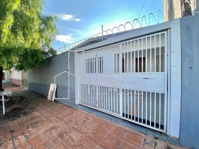 Casa residencial com 3 quartos e 2 vagas para alugar no Jardim Fragata, Marília/SP