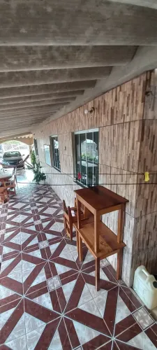 Vende-se essa linda casa