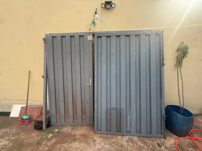 Portão de garagem novo