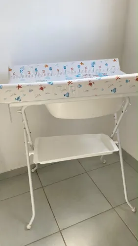 Banheira com trocador embutido