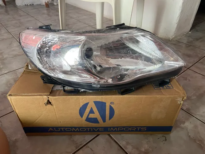 Vendo essa peça de carro(Lanterna) tenho apenas 1 novaaaaa zero,zero.