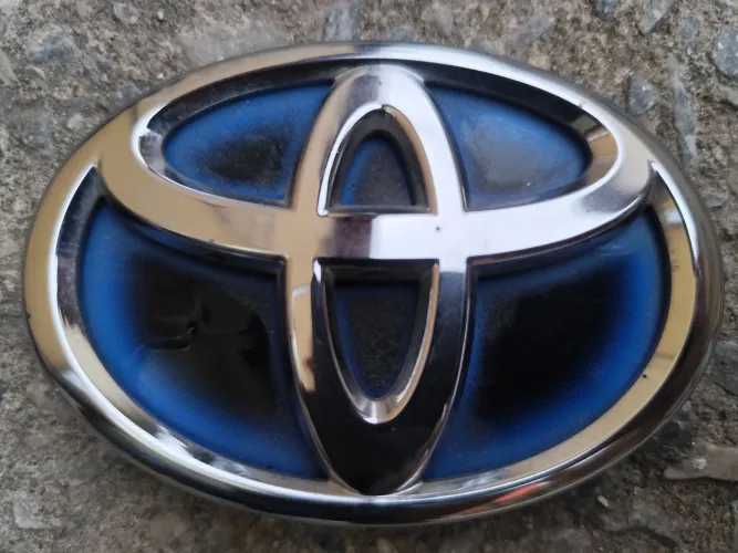 Emblema da tampa traseira Corolla híbrido 2020 usado original