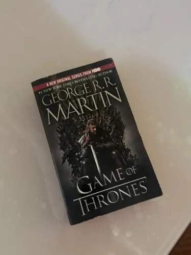 livro Game of Thrones em inglês