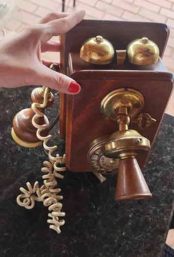 Telefone antigo de Parede