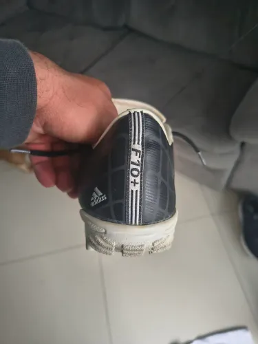 Chuteira society Adidas F10 39/40