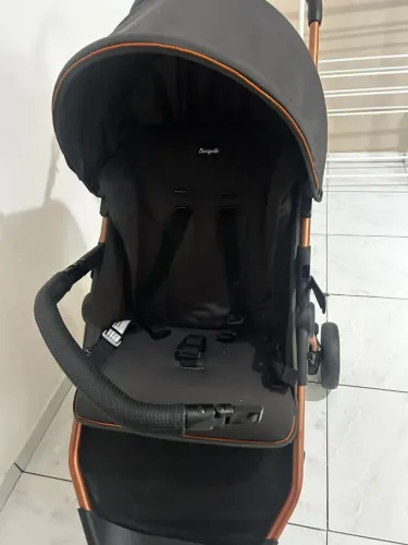 Carrinho de bebê novíssimo 