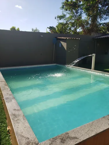 Piscina com Área de churrasco /