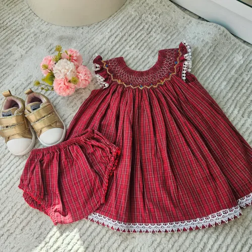 Vestido colmeia xadrez com tapa fralda tamanho 9/12 meses 