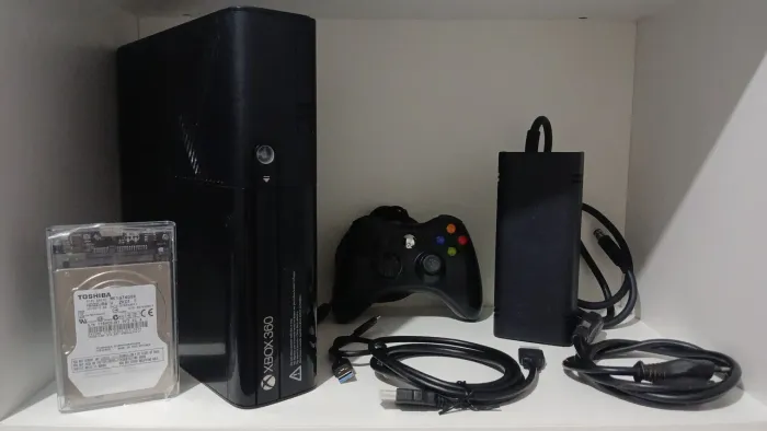 Xbox 360 super slim hd externo de 160gb com 20 jogos