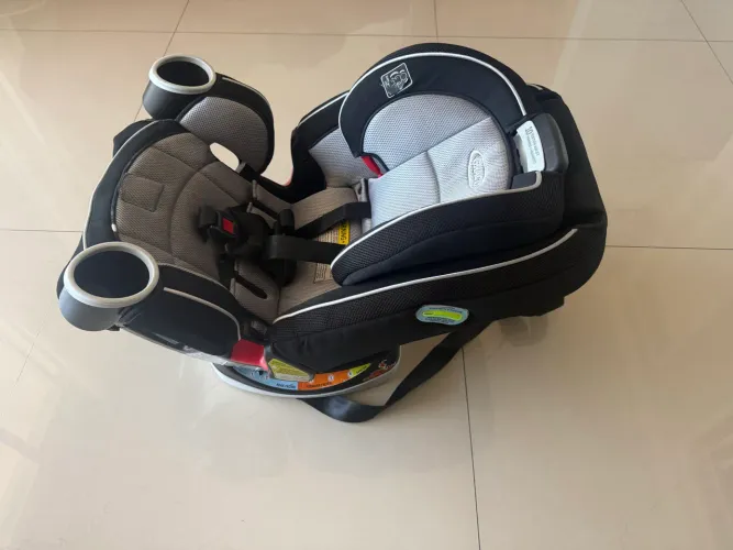 Vendo cadeirinha da gracco acompanha o crescimento do seu filho