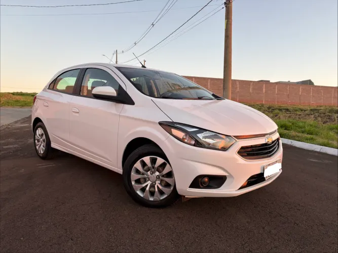 Chevrolet Onix Hatch LT 1.4 8V Flex Mec. 4P 2018