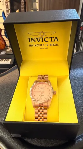 Relogio Invicta dourado