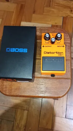 Pedal boss Ds-1 distorcion novo