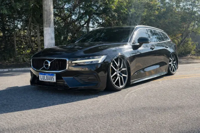 Volvo V60 T-5 Momentum 2.0 245cv 5P 2019