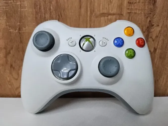 Controle / Manete Para Microsoft Xbox 360 Na Cor Branca Funcionando Perfeitamente