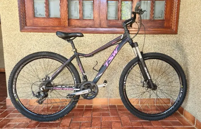 Bike TSW Posh Aro 29 Shimano, freio a disco, quadro alumínio