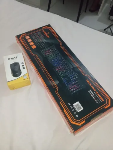 Kit teclado gamer e mouse