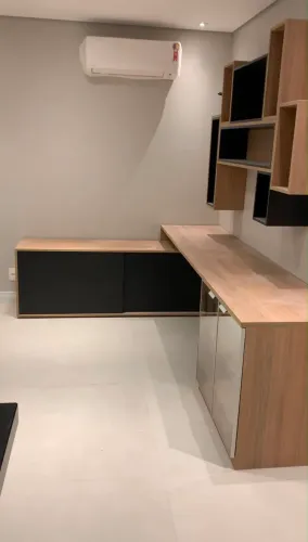 Conjunto de Sapateira e Aparador com Pequena Cristaleira