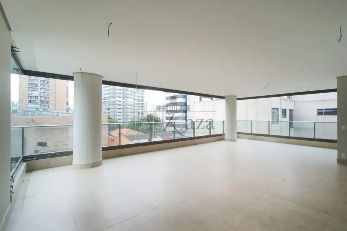 Apartamento - Vila Nova Conceição - 4 Dormitórios - 193m².