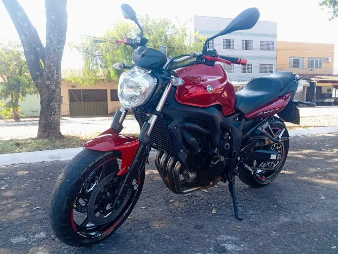 Fz6 Papa Hornet - Pego carro