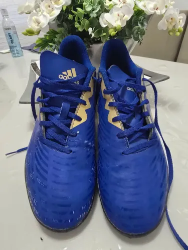 Chuteira adidas n°44