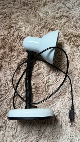 Abajur para sala ou escritório branco