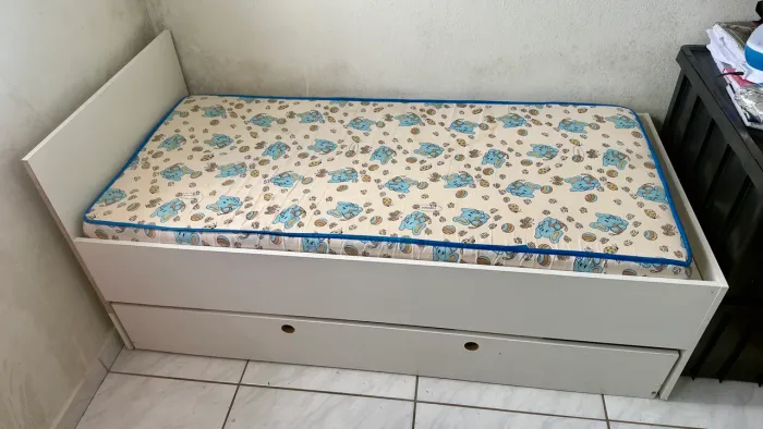 Mini cama com auxiliar 