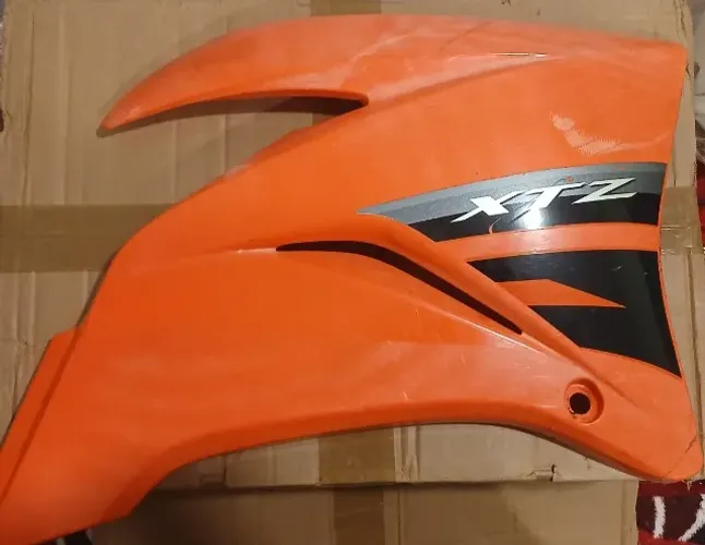 Carenagem Tanque Lado Direito Lander XTZ 250 - Laranja