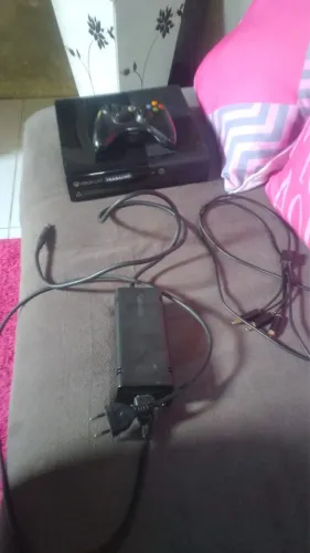 Fonte 80$ controle 40$ console quebrado 100$ ambos original!!