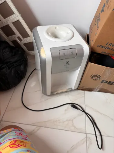 Bebedouro  refrigerador eletrolux