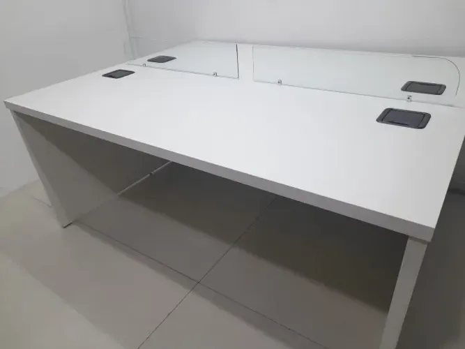 Mesa de escritório 4 lugares