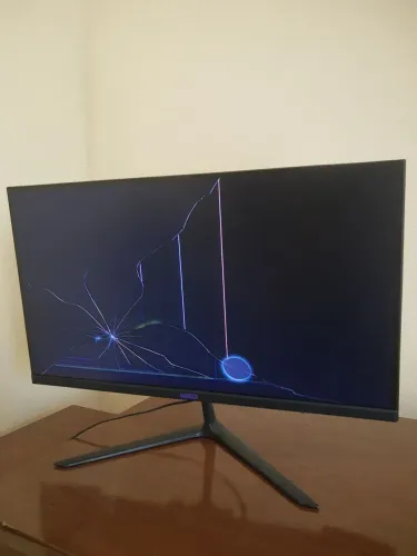 Monitor mancer 100hz 21.5 completo(tela danificada)