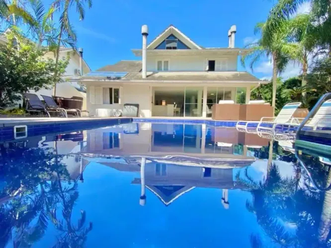 Casa de Luxo à Venda em Praia Mole, Florianópolis SC