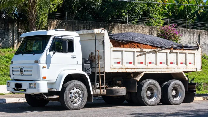 CAMINHÃO CAÇAMBA VW 17 210