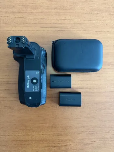 Grip de Bateria Canon 5D Mark IV (BG-E20) + 2 Baterias LP-E6 + Carregador