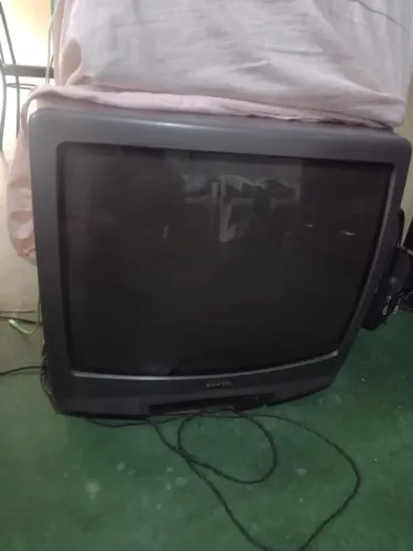 TV Sanyo (retirada de peças)